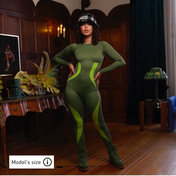 Ivy park catsuit released 12/10/21 - Picture 3 of 5